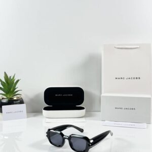 MARC J Black Bold Rectangular Sunglasses
